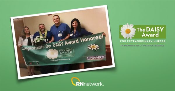 rnnetwork nurse wins daisy award - featured image of telemetry nurse scott carpenter and daisy award logo